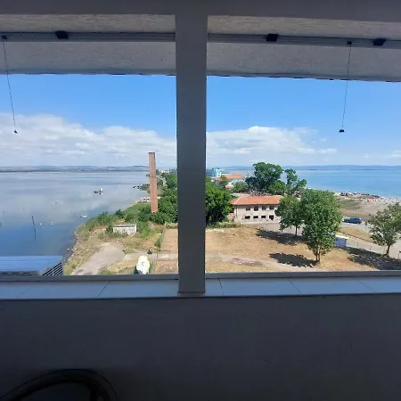 Апартамент Рени Apartment Pomorie